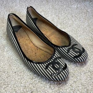 Chanel | Black & White Leather “CC” Logo Ballet Flats